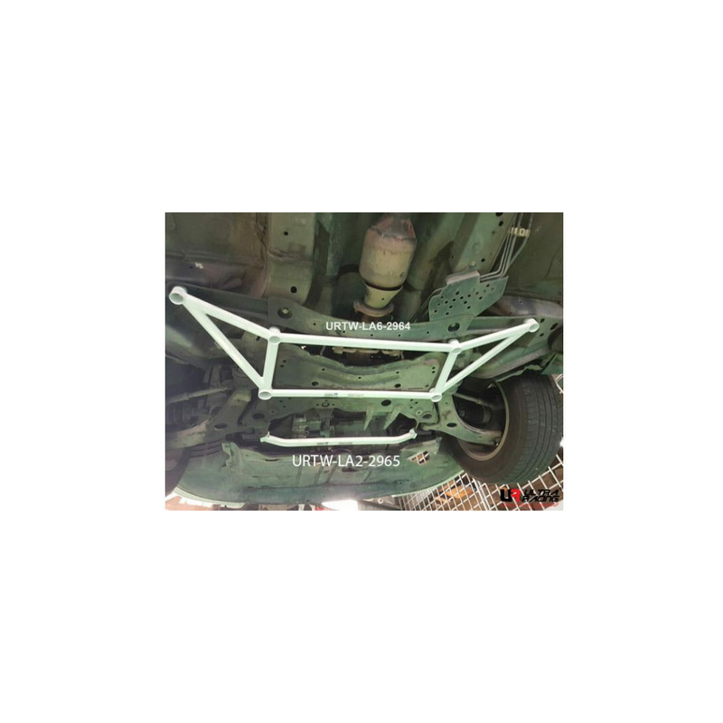 Barre anti-rapprochement supérieure avant 6 points Ultra Racing  Mazda 5 2.0 (2010-2018) 2 roues motrices.