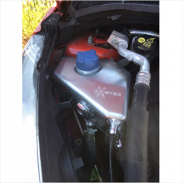 Réservoir liquide refroidissement en alliage léger AIRTEC Motorsport Fiesta ST 180 MK7 Réservoir liquide refroidissement en alliage léger AIRTEC Motorsport Fiesta ST 180 MK7
